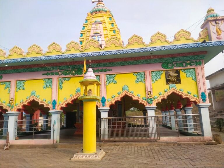 छत्तीसगढ़ प्रदेश युवामंच गांड़ा समाज के  प्रांतीय प्रवक्ता डा.झसकेतन राजह़स प्रांतीय कोषाध्यक्ष सह महासचिव श्री राजकुमार नंद श्री बांकेबिहारी जी सारंगढ के जिलाध्यक्ष सपना चौहान रायगढ़ जिला के जिला संरक्षक पूजनीय फिरतुराम जी चौहान के बिच मिटिंग व आपसी चर्चा सम्पन्न…