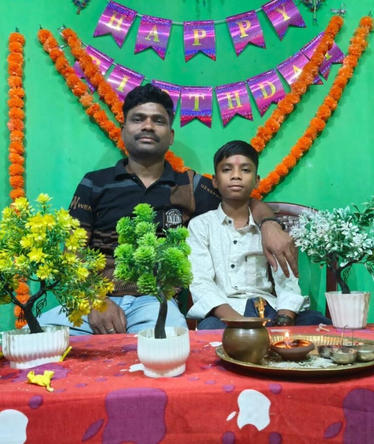 *चौहान समाज युवा प्रकोष्ठ सचिव के पुत्र शिवम् चौहान का आवासीय विद्यालय कक्षा 9वीं में चयन, माता-पिता गर्व से हुए भावुक*